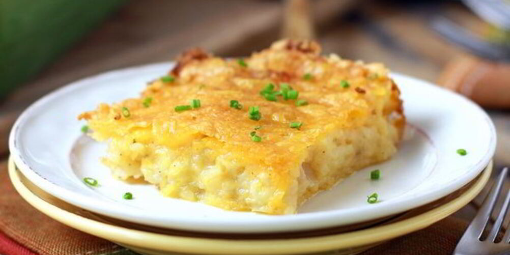 Рецепт запеканки из тертого картофеля с чесноком и сыром