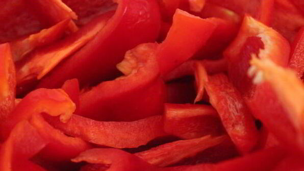 аджика из болгарского и острого перцев