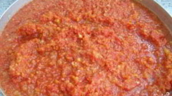 аджика из помидоров, яблок и перца