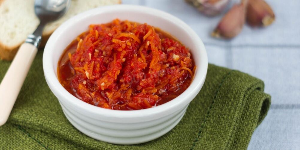 Рецепт аджики с яблоками и помидорами