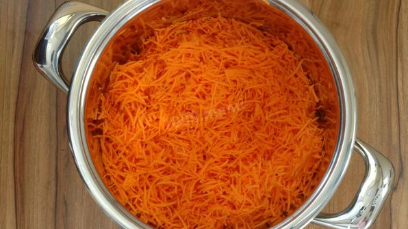 аджика с яблоками и помидорами