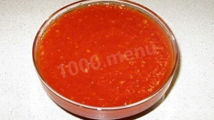 Аджика со сладким перцем яблоками и чесноком