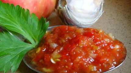 Домашняя аджика из кабачков с перцем