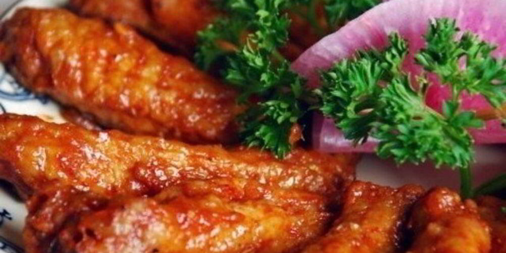 Рецепт куриных крылышек с аджикой в мультиварке