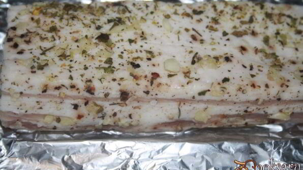 вкуснейшее домашнее сало с чесноком и сухой кавказской аджикой