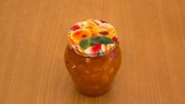 абрикосовый джем с миндальными лепестками