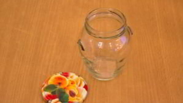 абрикосовый джем с миндальными лепестками