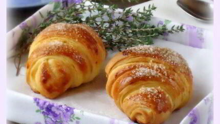 Булочки слоеные с джемом и вареной сгущенкой