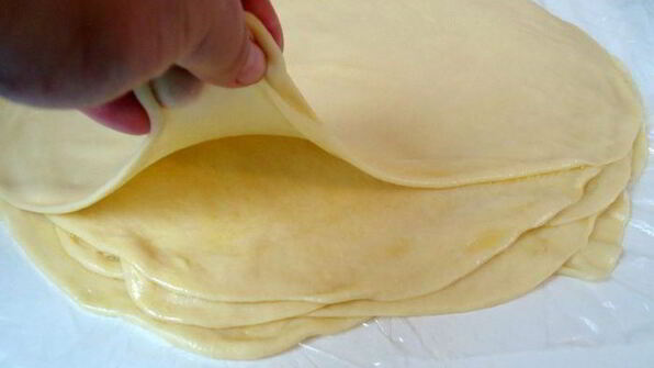 булочки слоеные с джемом и вареной сгущенкой