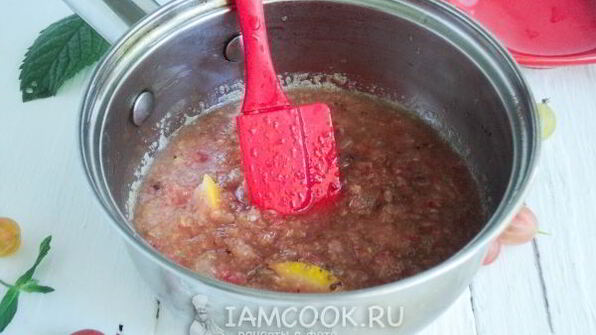 джем из крыжовника, лимона и мелиссы