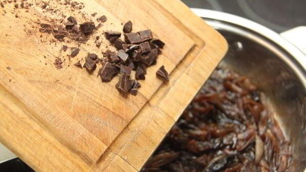 луковый джем с шоколадом