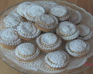 Рождественские корзиночки с джемом