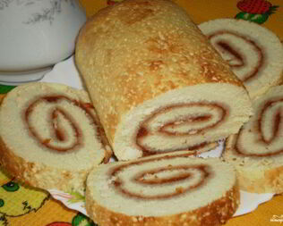 Рулет с яблочным джемом