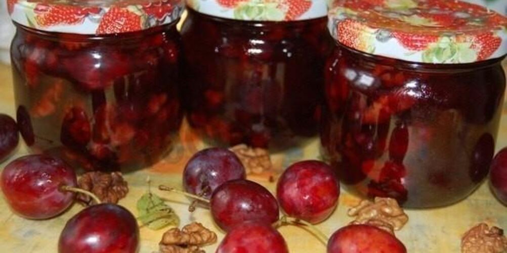 Рецепт сливового джема с орехами