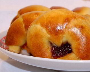 Творожные калачики с джемом