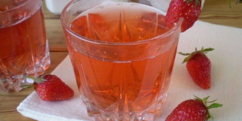 Рецепт клубничного компота