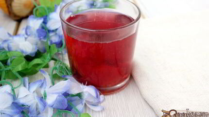 Компот из кизила, яблок и мяты