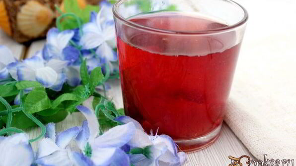 компот из кизила, яблок и мяты