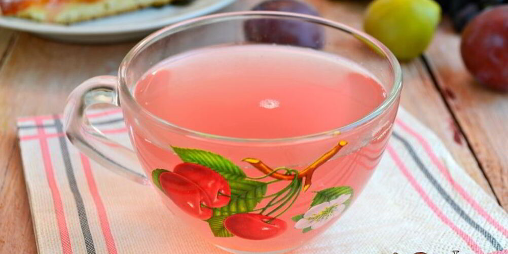 Рецепт компота из слив и винограда