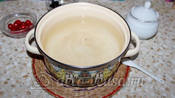 компот из вишни и черной смородины