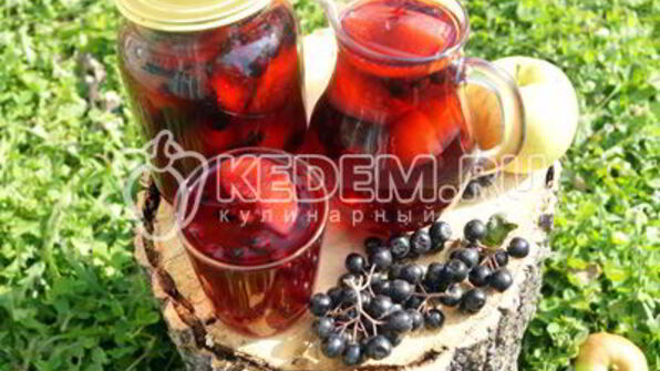 компот из яблок с ягодами на зиму