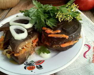 Квашеные баклажаны с морковкой