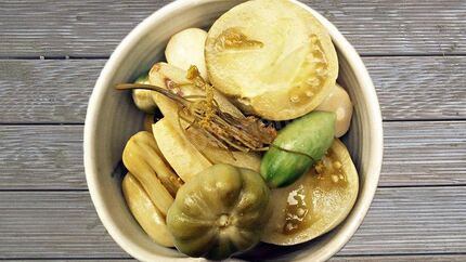 Квашеные зеленые помидоры на зиму в банках