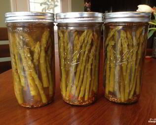 Маринованная спаржа