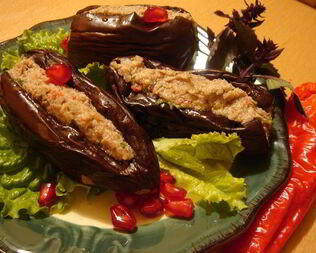 Маринованные баклажаны с ореховой начинкой