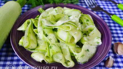 Маринованные кабачки с зеленью