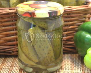 Маринованные огурцы с болгарским перцем