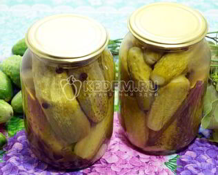 Маринованные огурцы в литровых банках