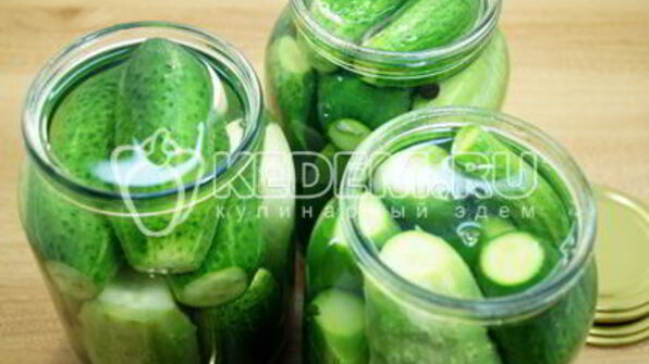 маринованные огурцы в литровых банках