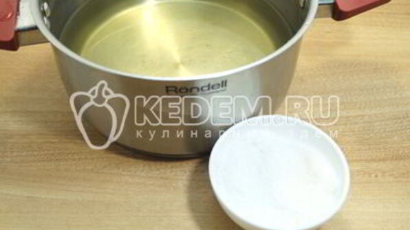 маринованные огурцы в литровых банках