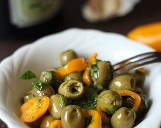 Маринованные оливки