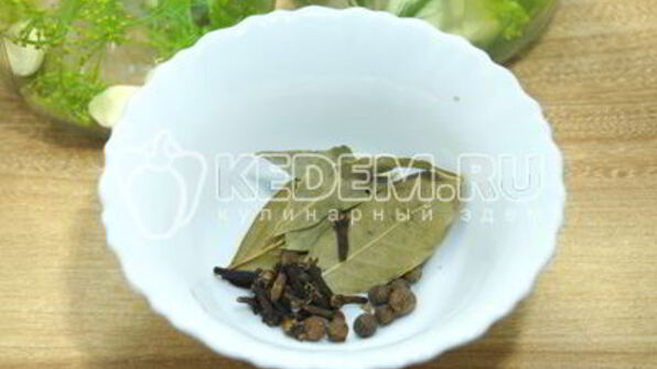 помидоры маринованные в литровых банках