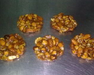 Орехи в карамели