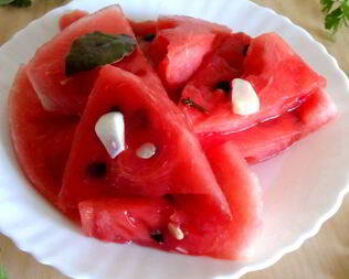 Малосольный арбуз