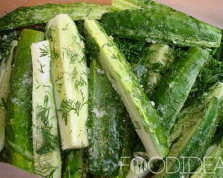 Малосольные огурцы в пакете