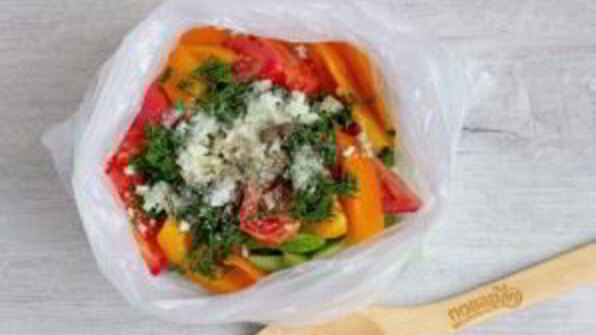 малосольные овощи в пакете