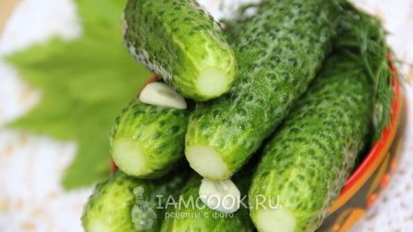 огурцы малосольные на минеральной воде