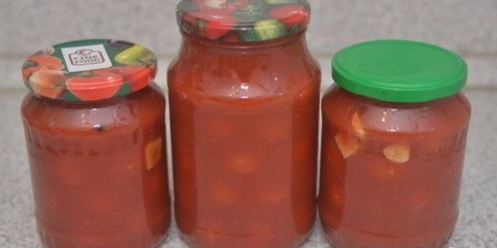 Рецепт помидоров в собственном соку с чесноком