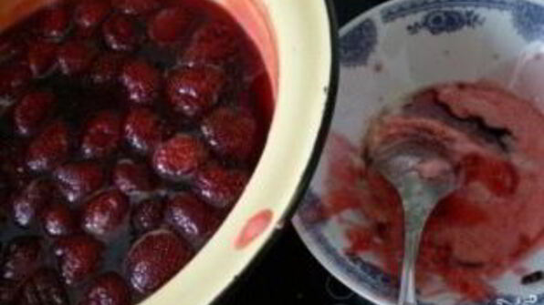 клубничное варенье янтарное