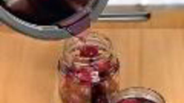 вишневое варенье с косточками