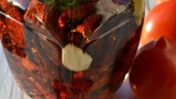 вяленые помидоры с базиликом