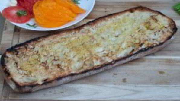 брускетта с помидорами и базиликом