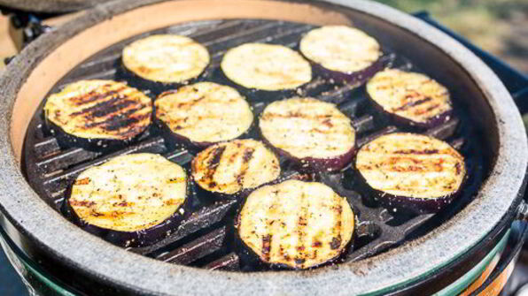 бургер-гриль с сочным баклажаном