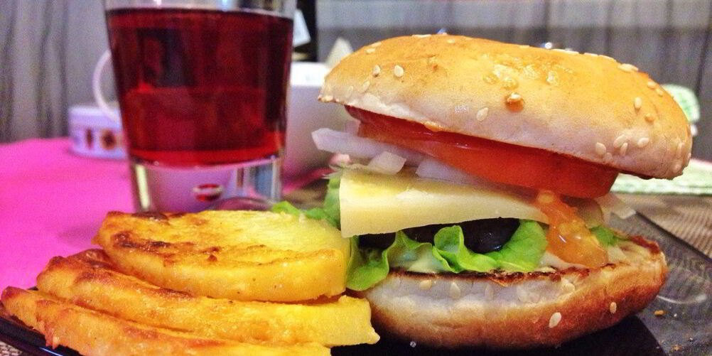 Рецепт бургера с котлетой гриль из рубленной говядины