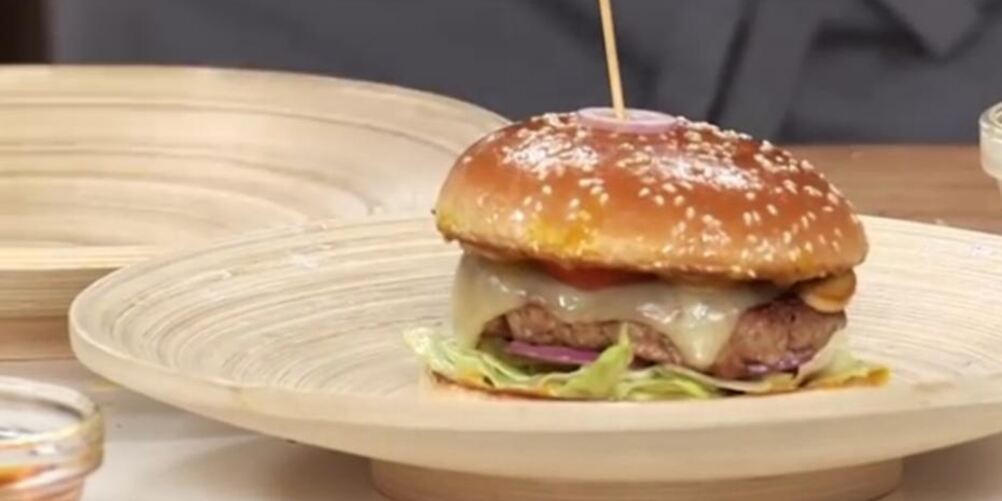 Рецепт бургера с цесаркой и медовым соусом