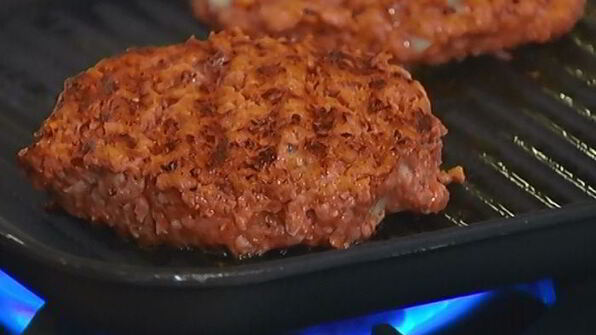 гамбургеры с горгонзолой и спаржей